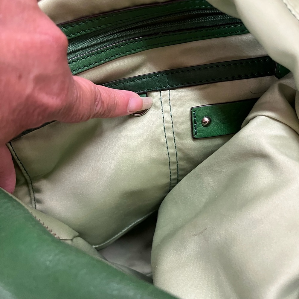 B. Makowsky green soft leather purse with crossbody option fabulous hardware - Picture 9 of 9